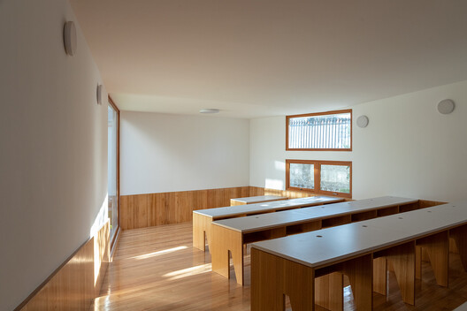 Art Building – Cardenal Spellman Educational Unit / STUDIO BLUR - Interior Photography, Kitchen, Wood