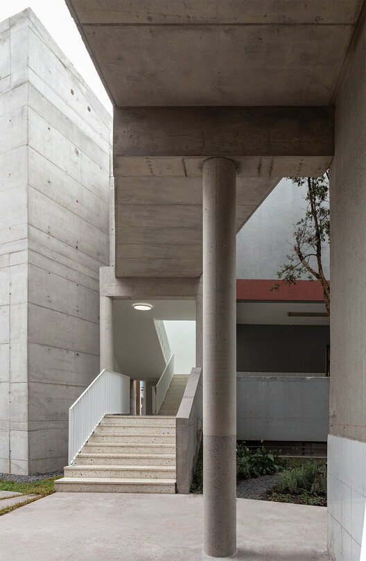 Art Building – Cardenal Spellman Educational Unit / STUDIO BLUR - Image 3 of 44