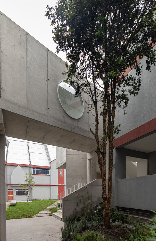 Art Building – Cardenal Spellman Educational Unit / STUDIO BLUR - Image 16 of 44