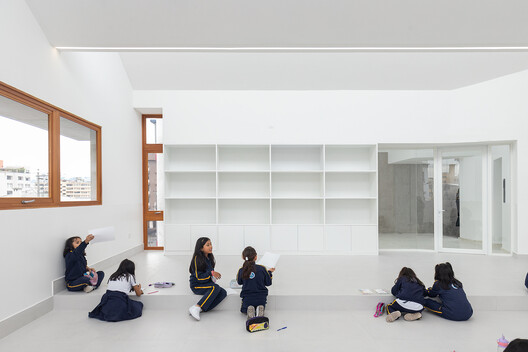 Art Building – Cardenal Spellman Educational Unit / STUDIO BLUR - Interior Photography