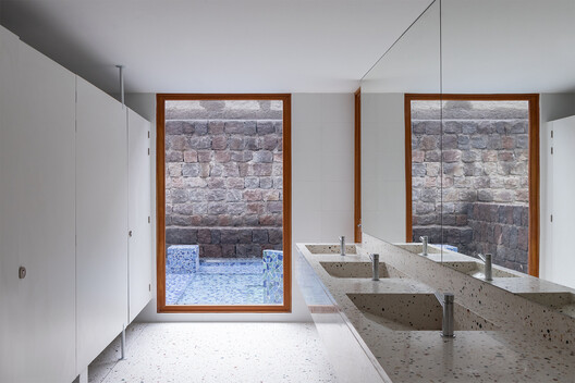 Art Building – Cardenal Spellman Educational Unit / STUDIO BLUR - Interior Photography, Bathroom, Brick, Concrete