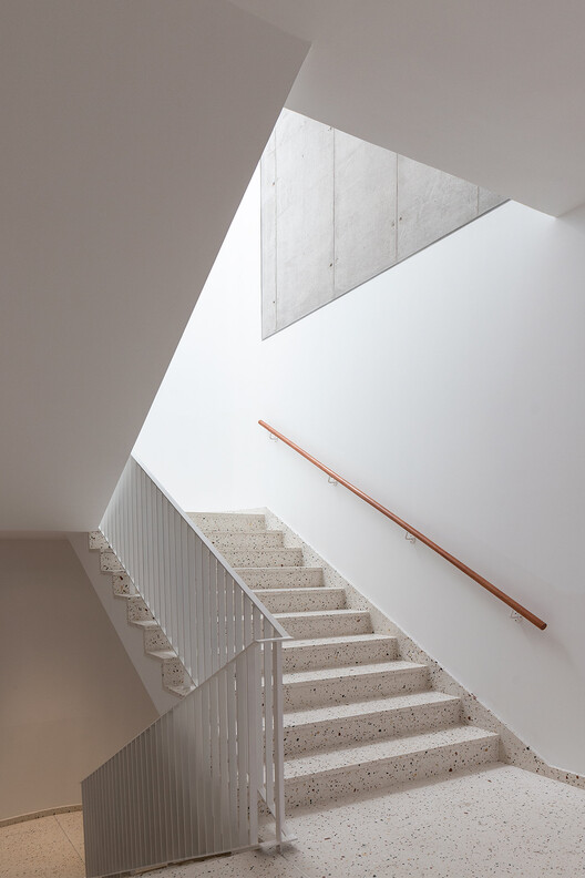 Art Building – Cardenal Spellman Educational Unit / STUDIO BLUR - Image 23 of 44