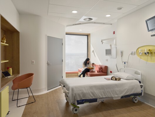 Children’s Hospital at Westmead / Billard Leece Partnership - Interior Photography, Bedroom, Bed