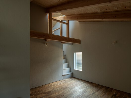 House with a Slit Roof / KOMINORU Design - Interior Photography, Wood, Beam