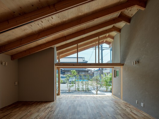 House with a Slit Roof / KOMINORU Design - Image 4 of 16