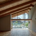 House with a Slit Roof / KOMINORU Design - Houses
