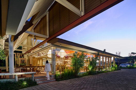 La Naya Restaurant / WOFF - Interior Photography, Wood