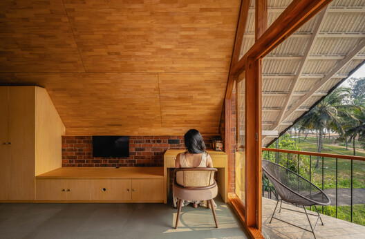La Casa De Papel / Bhoomija Creations - Interior Photography, Wood, Beam
