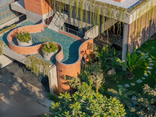 Valaya Villa / tHE gRID Architects Research and Design Studio