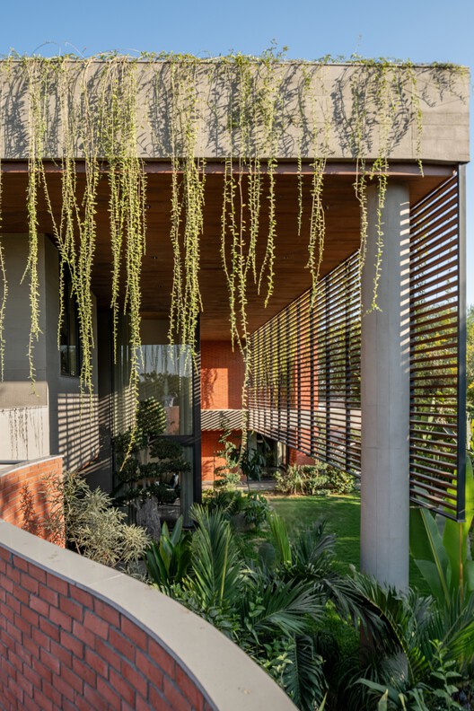 Valaya Villa / tHE gRID Architects Research and Design Studio - Image 12 of 40