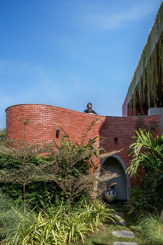 Valaya Villa / tHE gRID Architects Research and Design Studio - Image 27 of 40