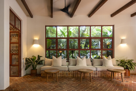 Sendero Villas / LOOP Design Studio - Fotografía interior, Sala de estar, Madera, Iluminación, Mesas, Sillas