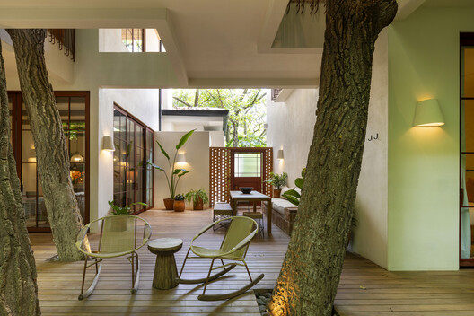 Sendero Villas / LOOP Design Studio - Fotografía interior, Comedor, Madera, Sillas