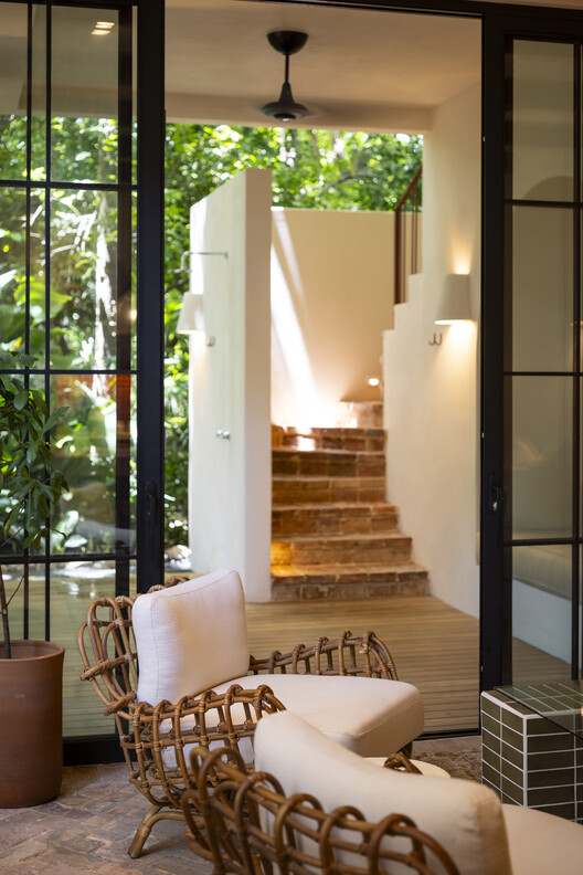 Sendero Villas / LOOP Design Studio - Fotografía interior, Madera, Iluminación, Puerta, Sillas, Vidrio