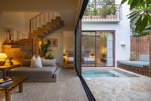 Sendero Villas / LOOP Design Studio - Fotografía interior, Sala de estar, Balcón, Patio interior