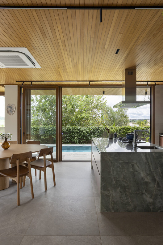 Casa Siena / Estúdio Cidade - Fotografía interior, Cocina, Madera, Encimera, Sillas, Vidrio