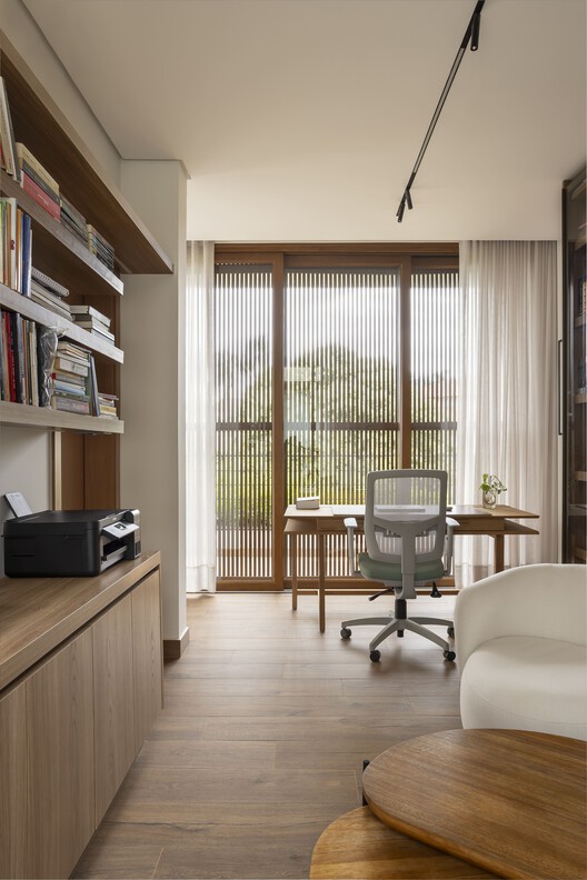 Casa Siena / Estúdio Cidade - Fotografía interior, Madera, Sillas, Mesas, Estanterías
