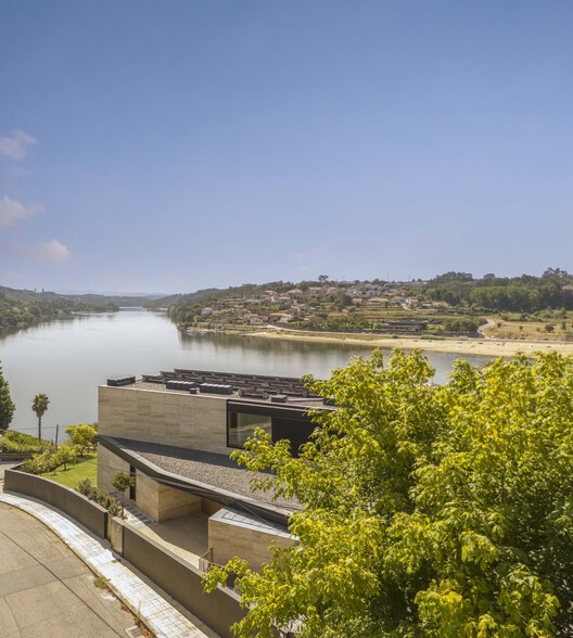 Flumen House / MUTANT Architecture & Design - Image 11 of 19