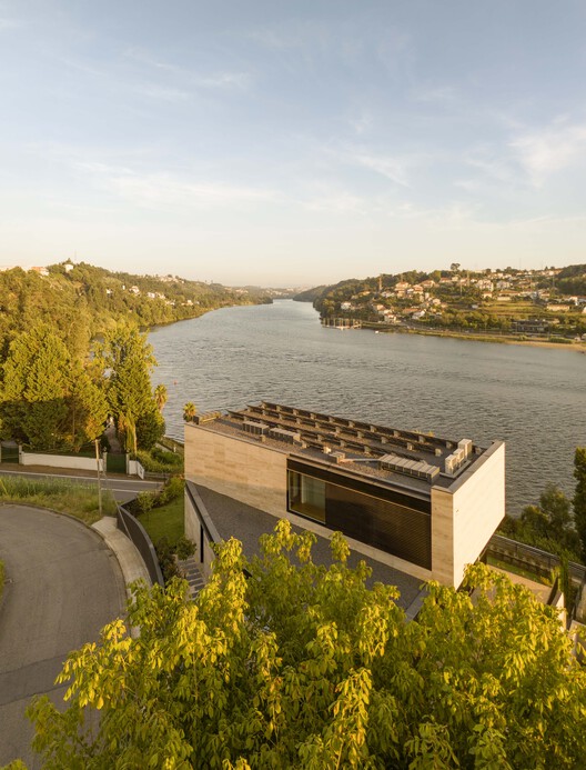 Flumen House / MUTANT Architecture & Design - Image 4 of 19