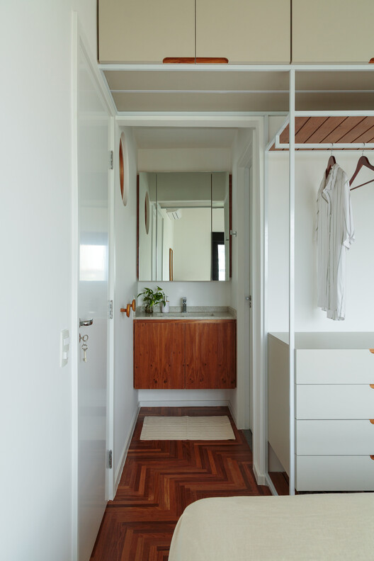 Capote Apartment / Mina Estúdio Capote Apartment / Mina Estúdio - Interior Photography, Wood, Lighting, Door, Glass