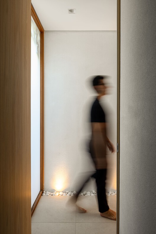 Residência em Xangri-Lá / Yan Kruchin - Fotografia de Interiores, Madeira, Porta, Vidro