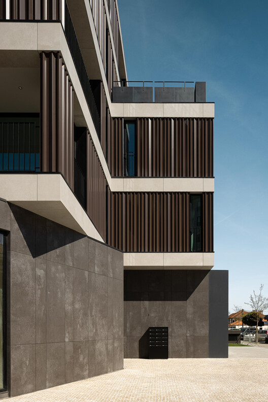 Edificio Square – Esgueira, Aveiro / RVdM Arquitectos Edificio Square – Esgueira, Aveiro / RVdM Arquitectos - Fotografía interior