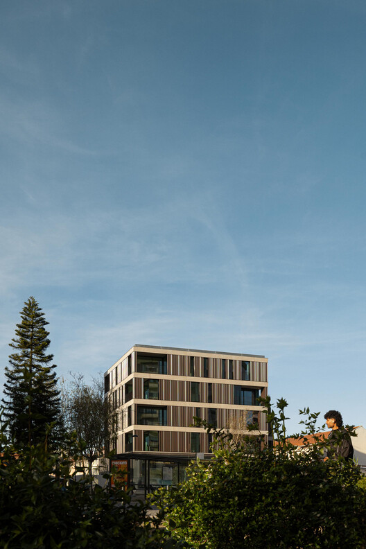 Edificio Square – Esgueira, Aveiro / RVdM Arquitectos Edificio Square – Esgueira, Aveiro / RVdM Arquitectos - Fotografía exterior