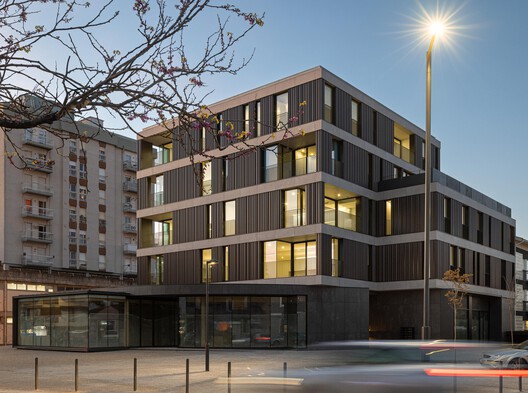 Edificio Square – Esgueira, Aveiro / RVdM Arquitectos Edificio Square – Esgueira, Aveiro / RVdM Arquitectos - Fotografía exterior