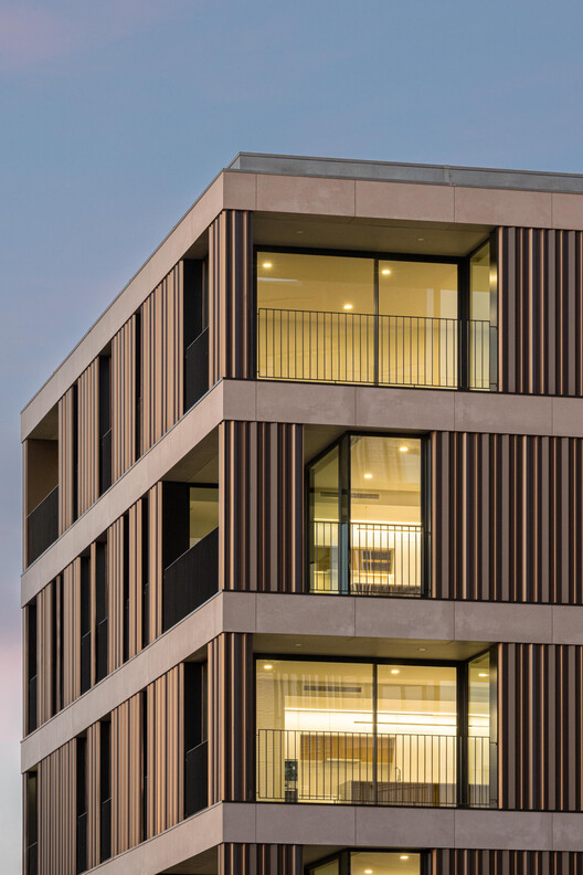 Edificio Square – Esgueira, Aveiro / RVdM Arquitectos Edificio Square – Esgueira, Aveiro / RVdM Arquitectos - Fotografía exterior