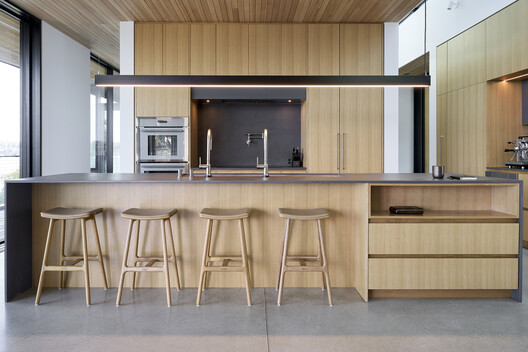 Layer House / W O V E N Architecture and Design - Interior Photography, Kitchen, Wood, Countertop, Glass, Chair