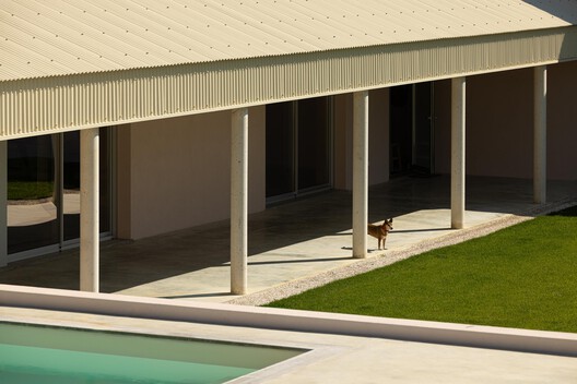 The Porch House / Vasco Burnay Arquitectura The Porch House / Vasco Burnay Arquitectura - Image 14 of 45