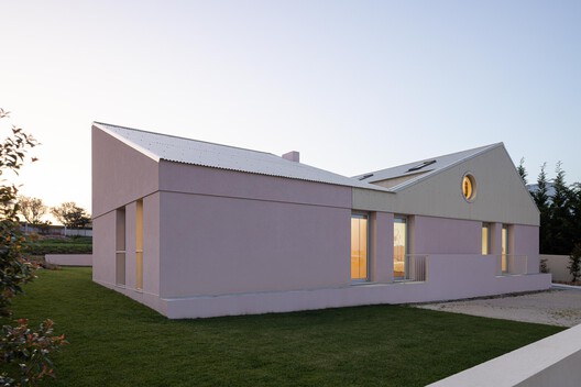 The Porch House / Vasco Burnay Arquitectura The Porch House / Vasco Burnay Arquitectura - Exterior Photography, Door