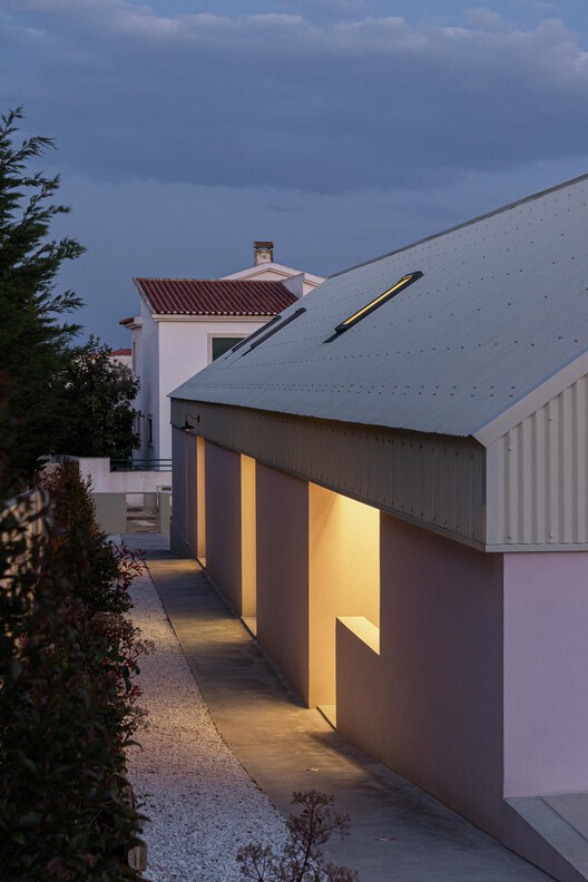 The Porch House / Vasco Burnay Arquitectura The Porch House / Vasco Burnay Arquitectura - Exterior Photography