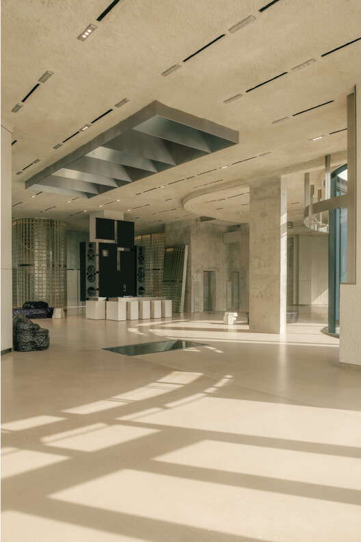 OUNASS Stage Dubai / VAUST Studio - Image 9 of 17