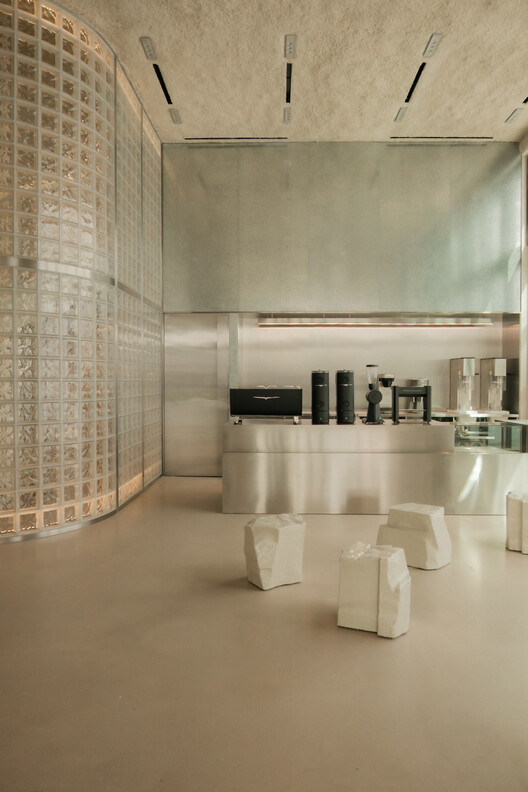 OUNASS Stage Dubai / VAUST Studio - Interior Photography, Kitchen, Lighting, Glass