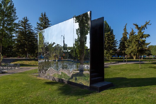 Pavilion Reflection of Infinity / Alberto Collet + MEDS (Meetings of Design Students) - Image 4 of 20