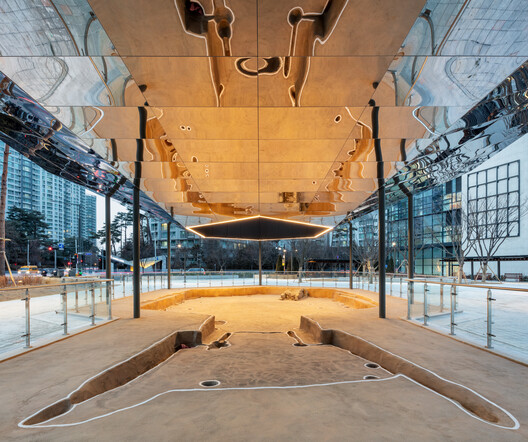 Floating Ground: A Landmark that Disappears / YZA Floating Ground: A Landmark that Disappears / YZA - Image 10 of 15