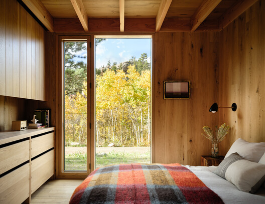 Camp Meeker Cabin / Renée del Gaudio Architecture - Interior Photography, Bedroom, Wood, Bed