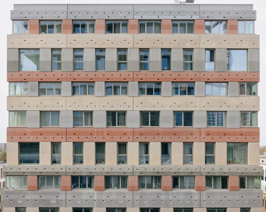 When Façades Become Habitats: Architecture Making Room for Other Species - Image 15 of 26