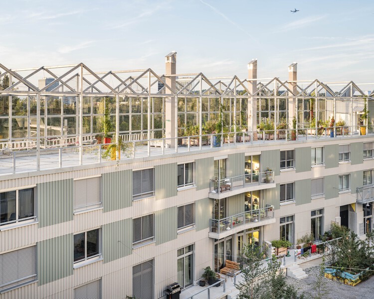 When Façades Become Habitats: Architecture Making Room for Other Species - Image 14 of 26