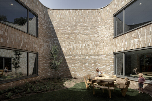 When Façades Become Habitats: Architecture Making Room for Other Species - Image 23 of 26