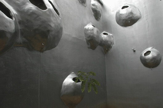 When Façades Become Habitats: Architecture Making Room for Other Species - Image 6 of 26