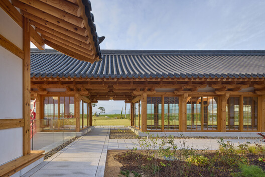 House for Rejuvenation / JK-AR House for Rejuvenation / JK-AR - Exterior Photography, Column