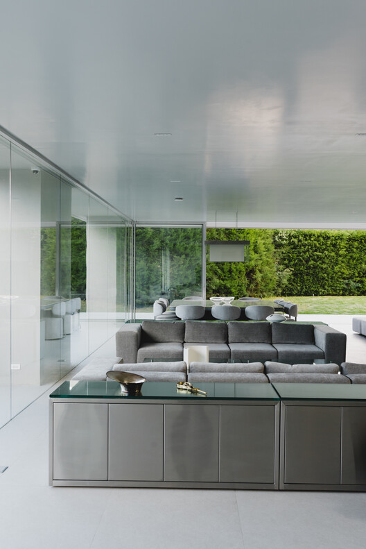 Casa TA / Estudio Felipe Escudero - Fotografía de interiores, salón, cristales, sillas