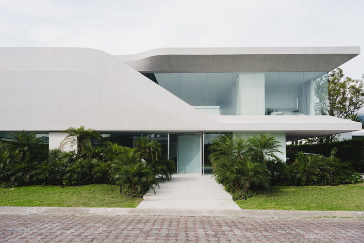 Casa TA / Estudio Felipe Escudero - Fotografía exterior, Casas, Jardín