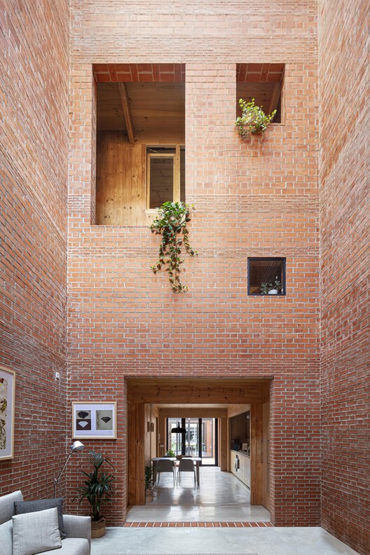 How Passive Design Strategies Shape Thermal Performance - Image 9 of 22