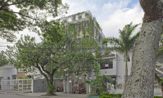 When Façades Become Habitats: Architecture Making Room for Other Species - Image 25 of 26