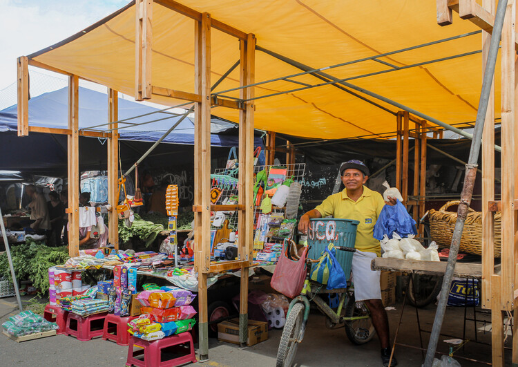 La Carpa — Módulo replicable como infraestructura de dignificación para el comercio popular en los mercados latinoamericanos / Ancestra - Fotografía interior