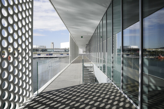 Stitching the Waterfront: How Marinas Are Reconnecting Cities to the Water - Image 3 of 24