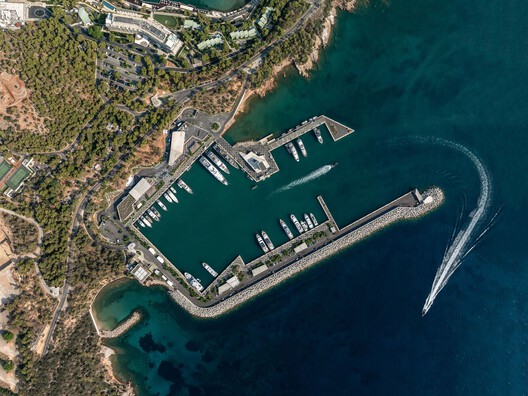 Stitching the Waterfront: How Marinas Are Reconnecting Cities to the Water - Image 2 of 24